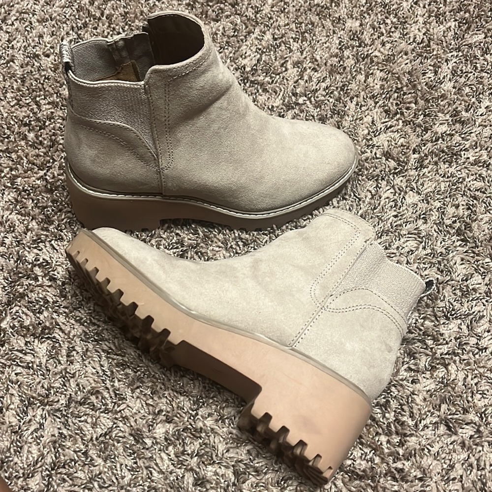 Universal Thread Size 6 booties